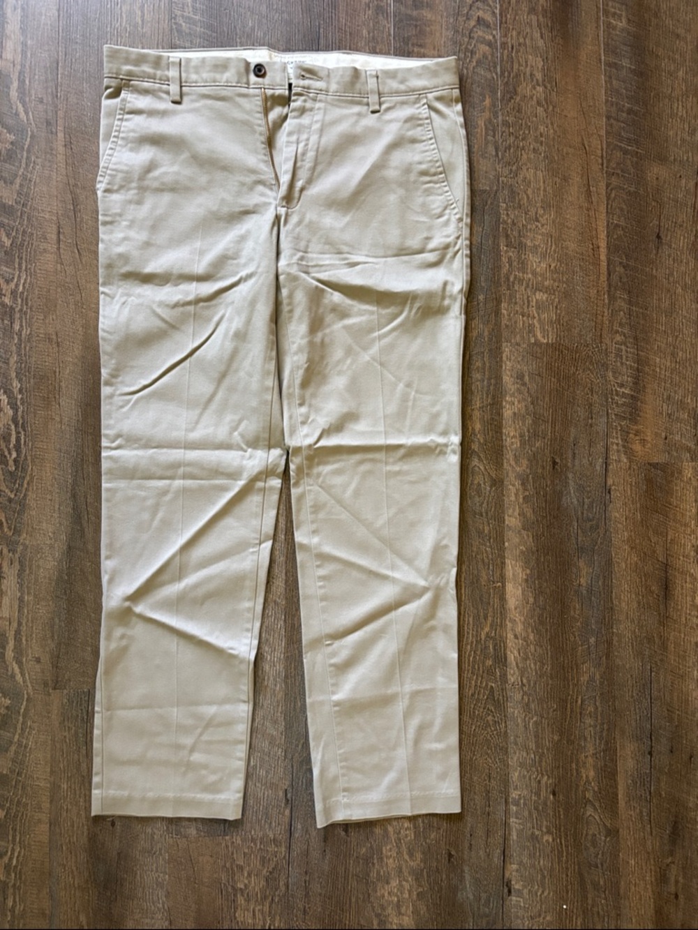 Dockers Khaki Slim Tappered Leg Chinos in Light Tan
